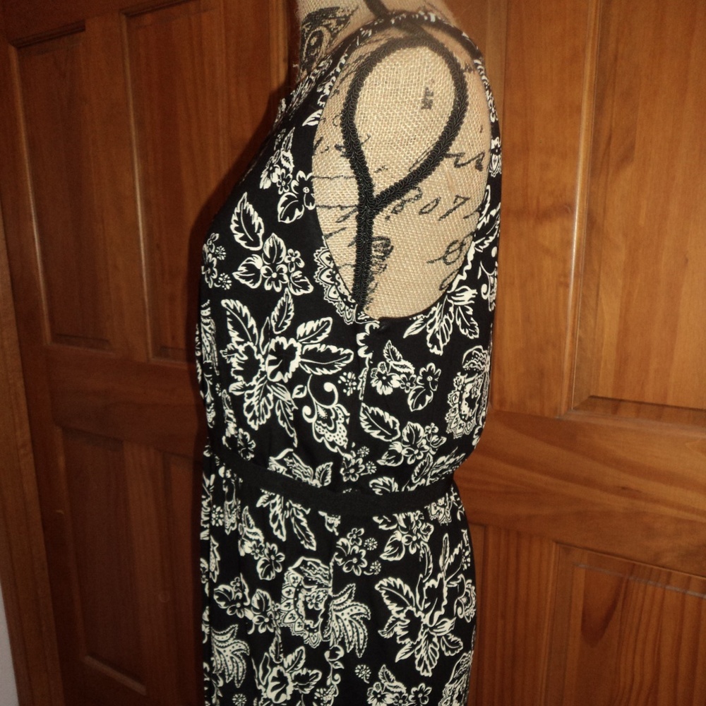 Dress - Picture 4 of 6